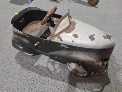 PEDAL CAR