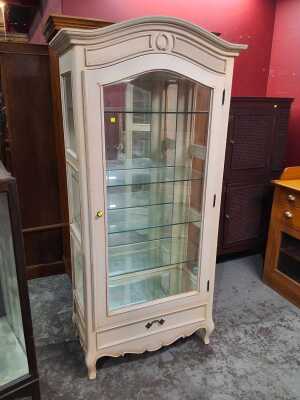 Test - DISPLAY CABINET