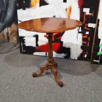 WINE TABLE