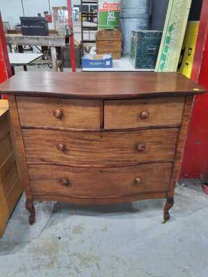 CHEST OF DRAWERS