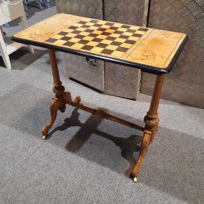 CHESS TABLE