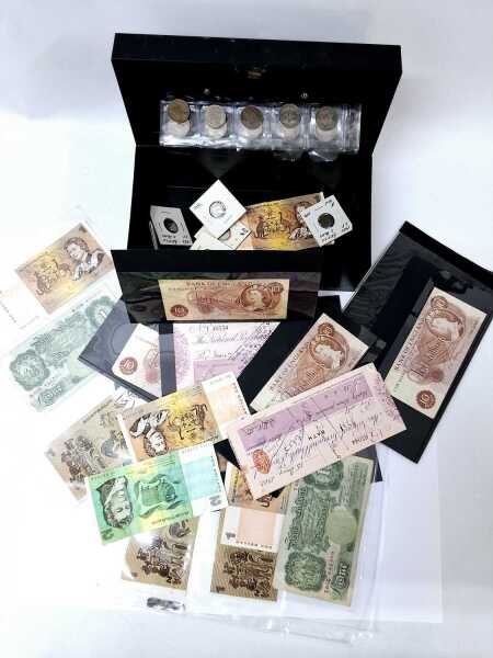 COINS & BANKNOTES