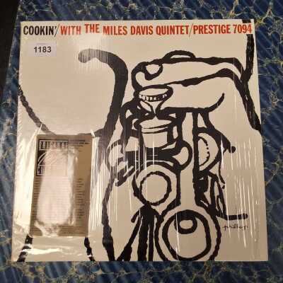 MILES DAVIS VINYL ALBUM