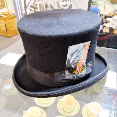 TOP HAT