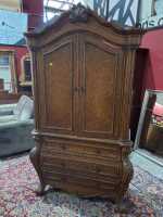 ARMOIRE