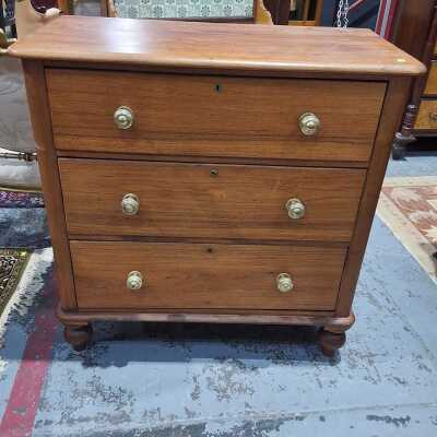 CHEST OF DRAWERS