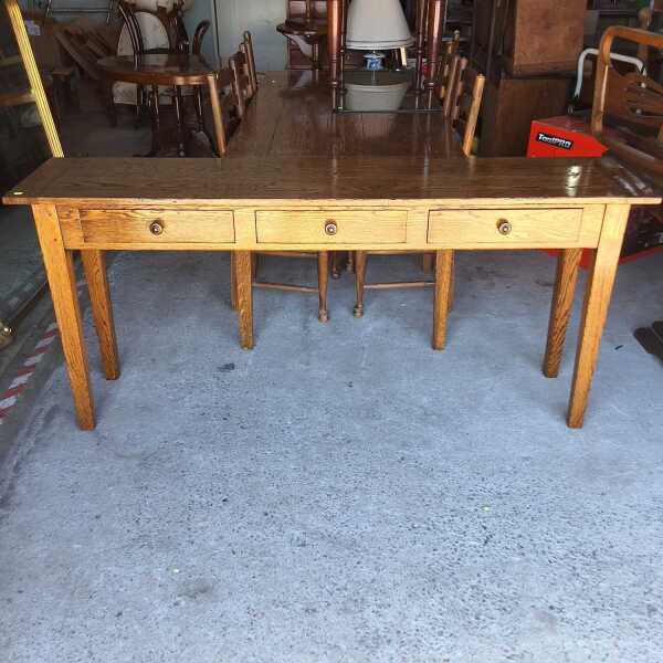 CONSOLE TABLE