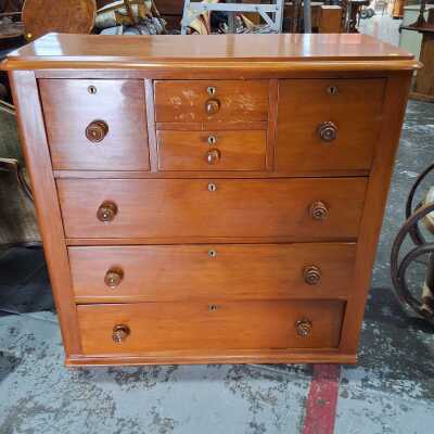 CHEST OF DRAWERS