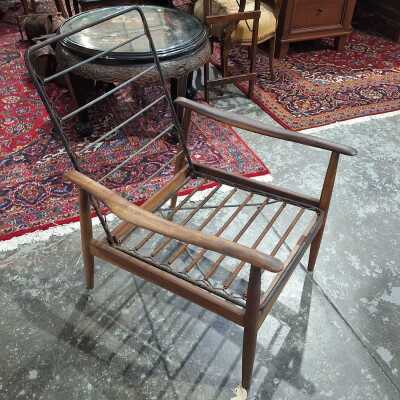 ARMCHAIR FRAME
