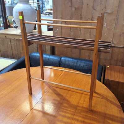 MAGAZINE RACK