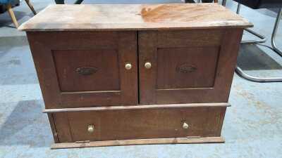 RADIO CABINET