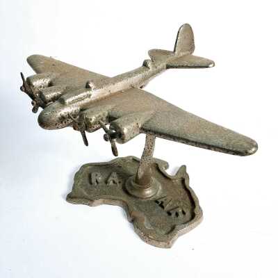 DESK ORNAMENT