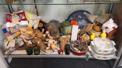 KITCHENWARE & COLLECTABLES