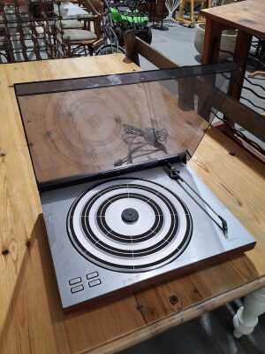 STEREO TURNTABLE