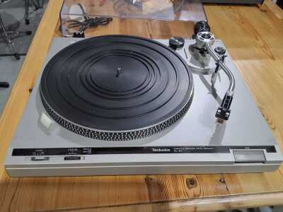 STEREO TURNTABLE