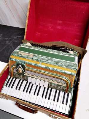PIANO ACCORDION