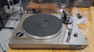 STEREO TURNTABLE