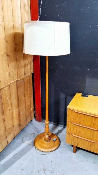 STANDARD LAMP