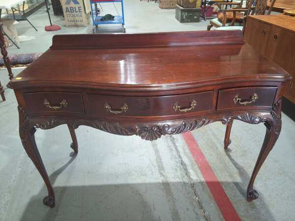 CONSOLE TABLE