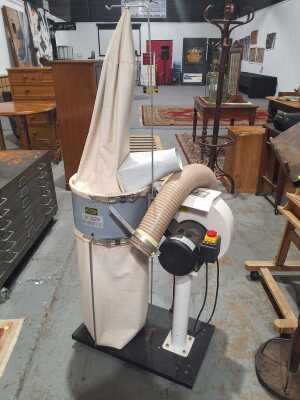 DUST EXTRACTOR