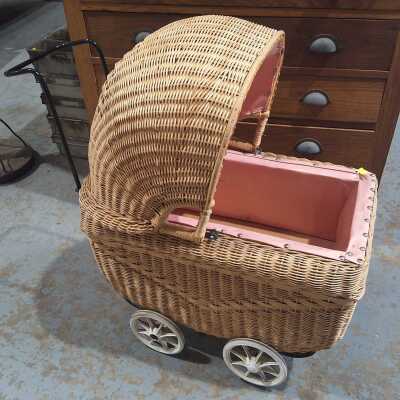 DOLLS PRAM