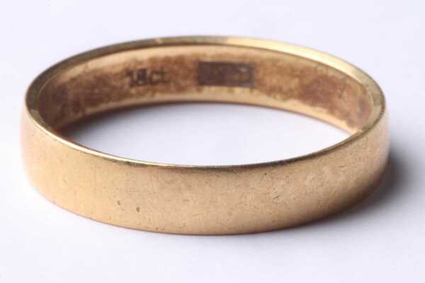 GOLD RING