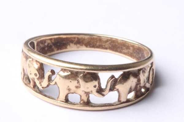 GOLD RING