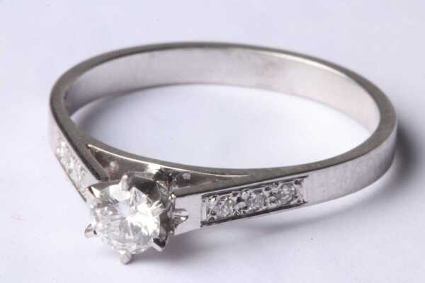 GOLD & DIAMOND RING