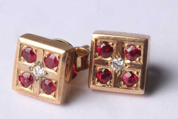 GOLD EARRINGS