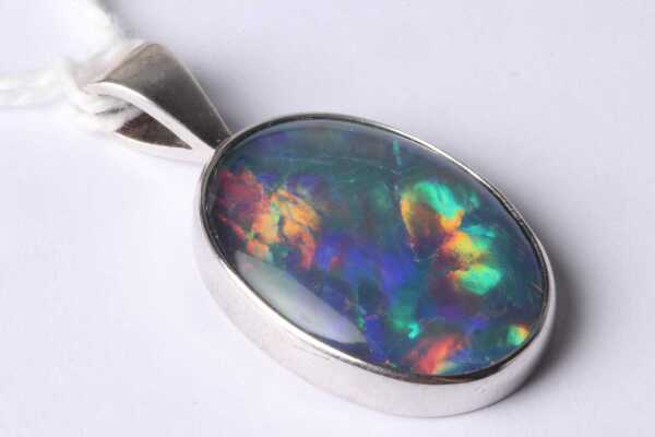 SILVER OPAL PENDANT