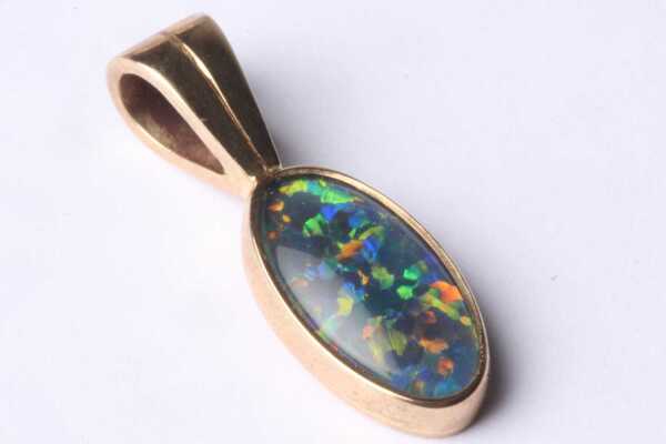 GOLD OPAL PENDANT