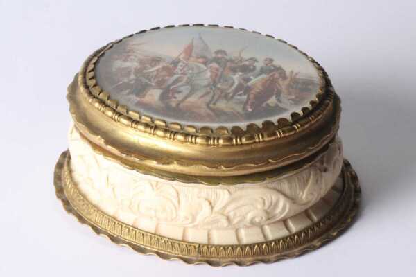 TRINKET BOX