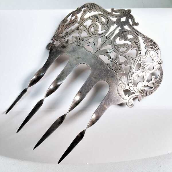 SILVER HAIR COMB