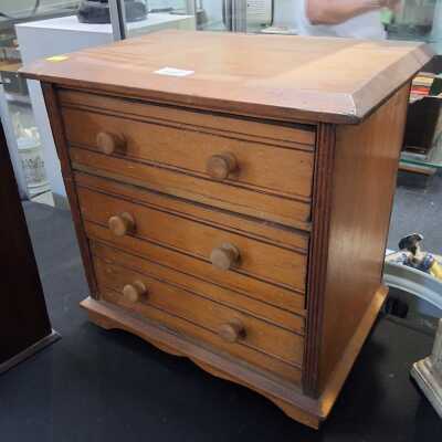 APPRENTICE CHEST