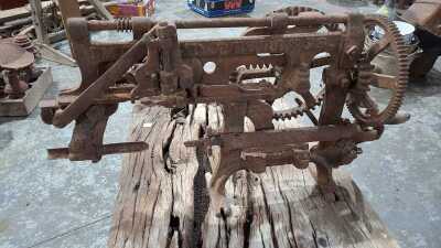 APPLE CORING MACHINE