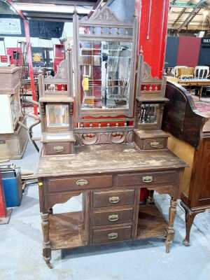 DRESSER