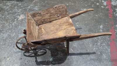 WHEELBARROW