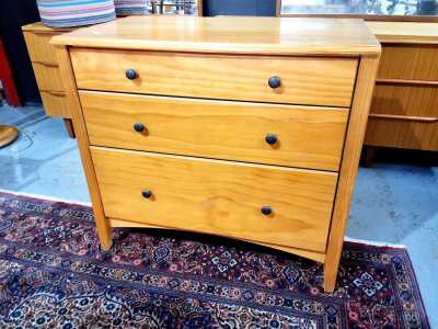 CHEST OF DRAWERS
