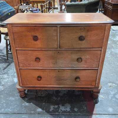 CHEST OF DRAWERS