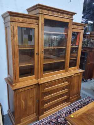 LARGE DISPLAY CABINET