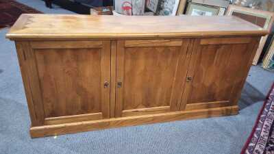 SIDEBOARD
