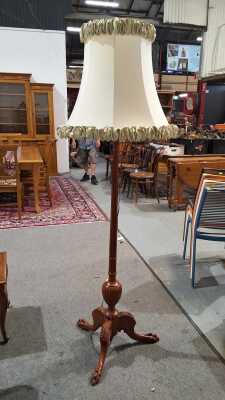 STANDARD LAMP