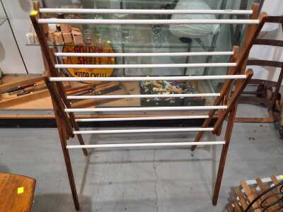 CLOTHES AIRER