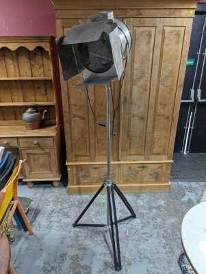 STUDIO LIGHT