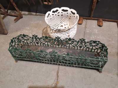 GARDEN DECOR