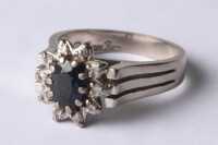 GOLD SAPPHIRE RING