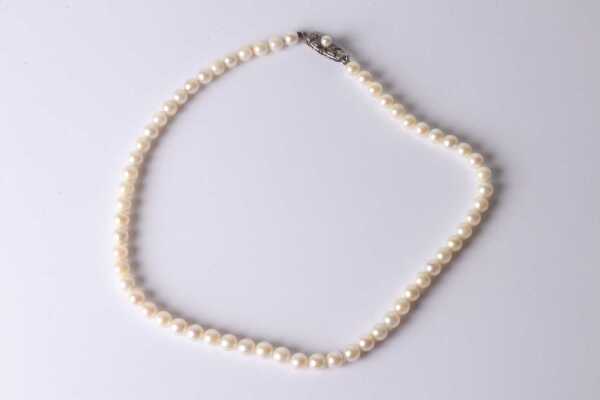 MIKIMOTO PEARL NECKLACE