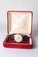GOLD OMEGA WRISTWATCH - 3