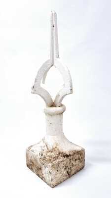 CAST IRON FINIAL
