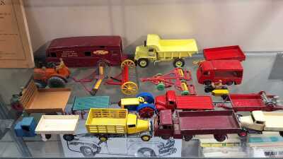 DINKY TOYS